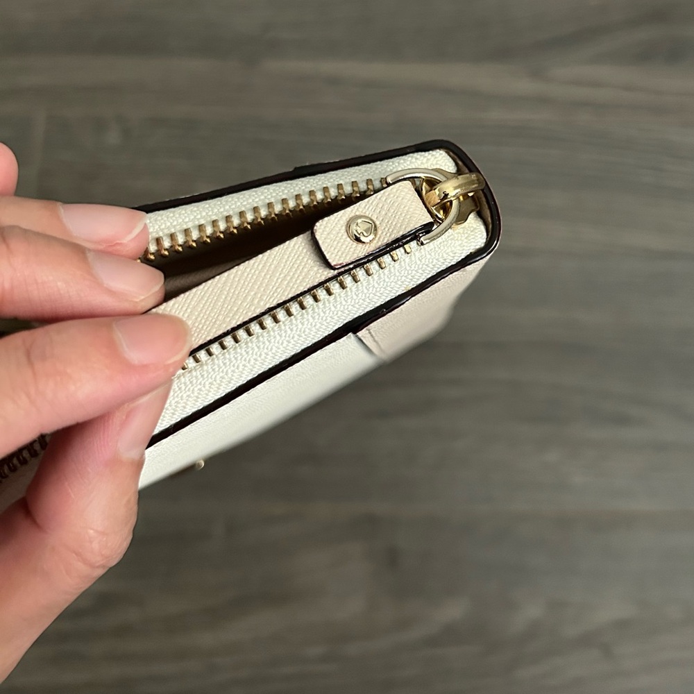 Kate Spade Wallet - Picture 7 of 10